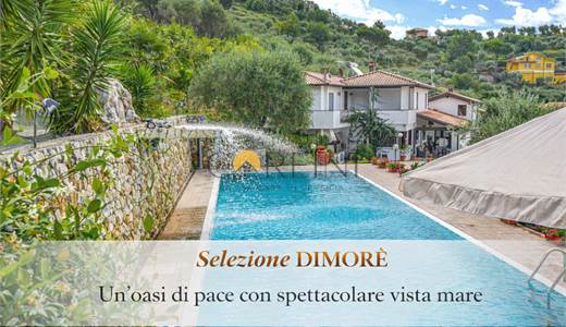 Villa panoramica con piscina, tennis e annessi indipendenti sulle colline di Camaiore